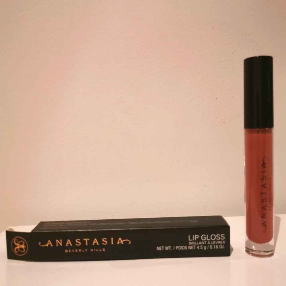 Anastasia Beverly Hills Lip gloss in Tara